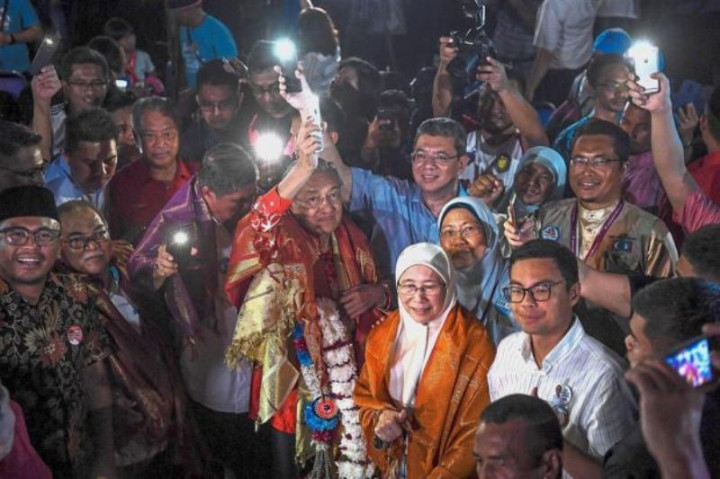 Mahathir Menyeruduk di Wilayah Perdana Menteri Najib