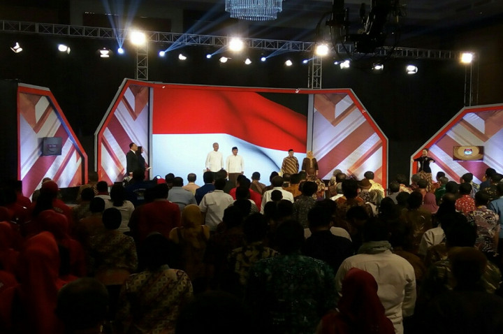 Nobar Seru Debat Pilgub Jateng, Parade Batik hingga Reog