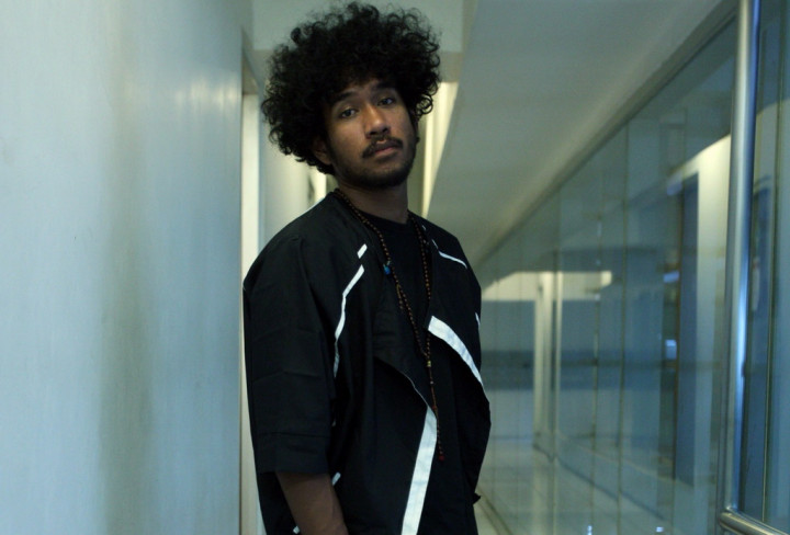 Rayakan Satu Tahun Album Nothing Is Real, Teddy Adhitya Gelar Showcase