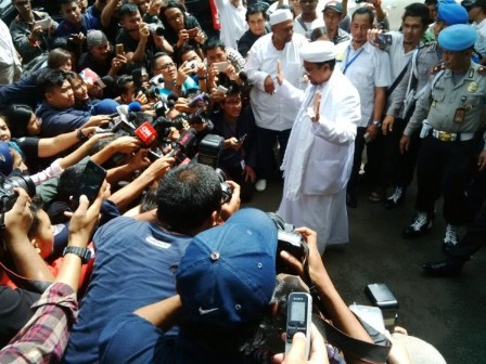 Kasusnya Dihentikan Polda Jabar, Rizieq Shihab Belum Tentu Pulang