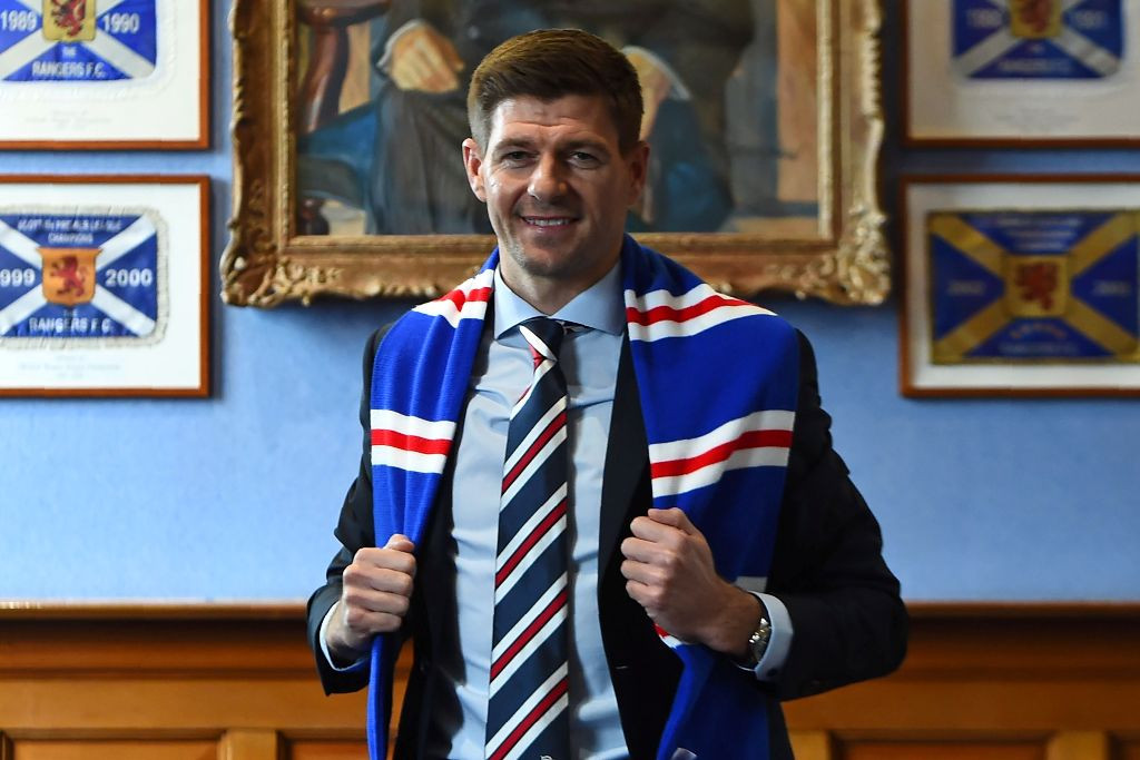 Steven Gerrard saat diperkenalkan sebagai pelatih baru Rangers FC (Foto: AFP PHOTO / ANDY BUCHANAN)
