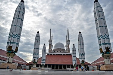 Masjid Agung Jawa Tengah (MAJT), Semarang, Jateng. (ANT/ADITYA PRADANA PUTRA)