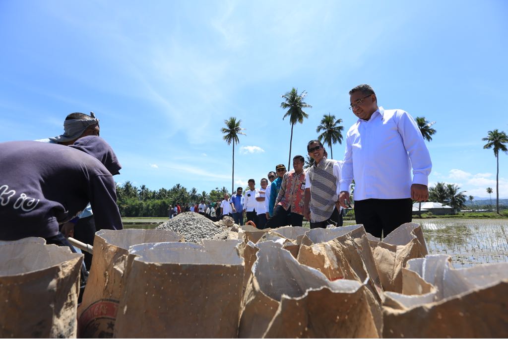Mendes PDTT Eko Putro Sandjojo melakukan kunjungan kerja di Kabupaten Gorontalo, Provinsi Gorontalo, Sabtu, 5 Mei 2018 (Foto:Dok)