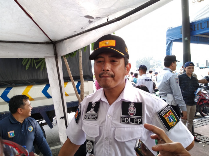 Satpol PP Sediakan 1.200 Kaus Polos untuk Sterilkan CFD