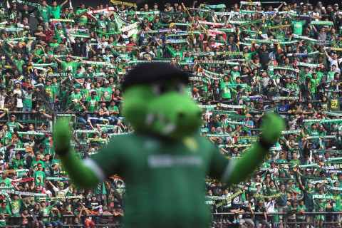Misbakhus Solihin Antar Persebaya Raih Kemenangan Atas Arema FC