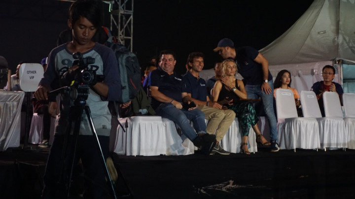 Luis Milla Ramaikan Nobar El Clasico di Jakarta