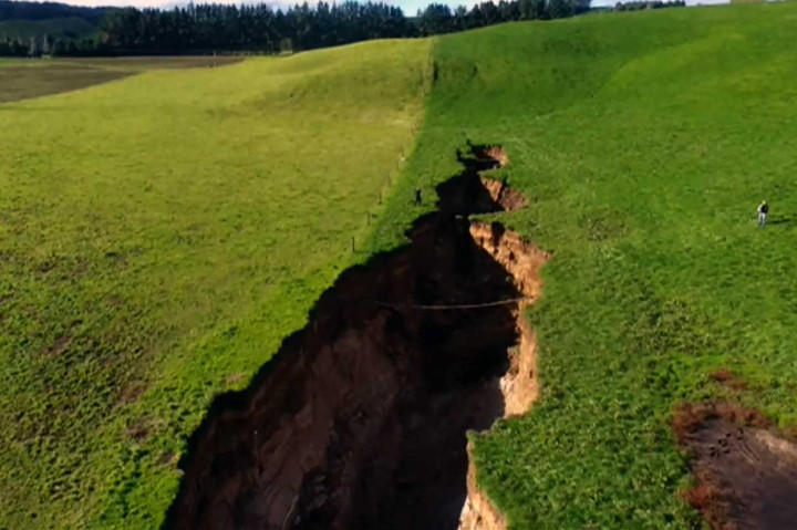 Sinkhole Muncul di Selandia Baru