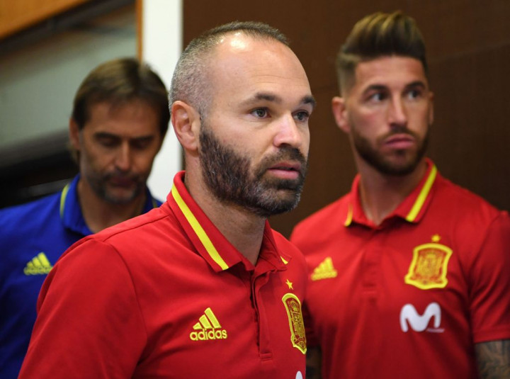 Ramos Mengaku Bakal Kangen Iniesta