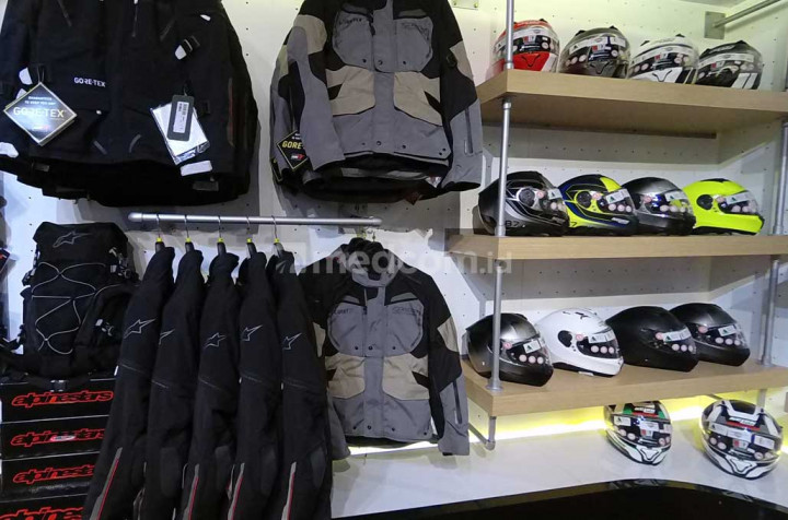 Gerai Apparel DeRide, Fokus Bangun Layanan Purna Jual