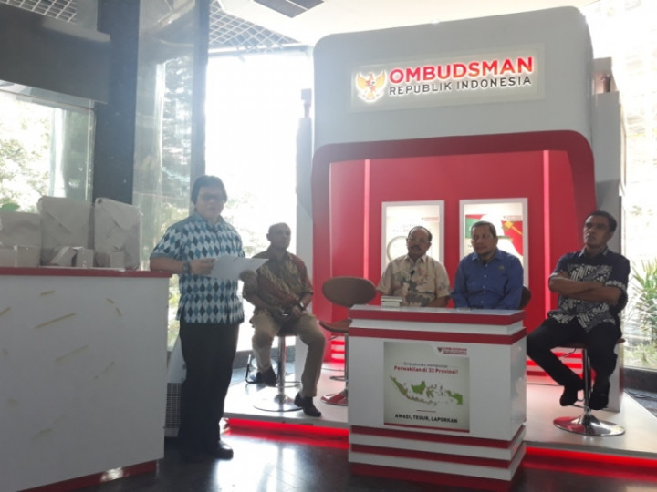 Jokowi Berpotensi Langgar Aturan bila tak Deportasi TKA Buruh Kasar