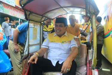 Nurdin Halid Ingatkan Kearifan Lokal untuk Ciptakan Persatuan