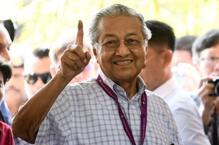 Mahathir Rebut Kursi Parlemen Langkawi
