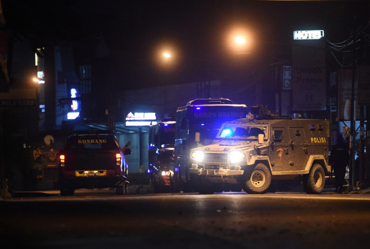 Narapidana Rutan Mako Brimob Masih Bersenjata