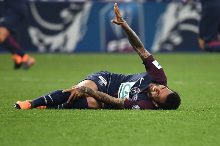 Dani Alves Terancam Absen di Piala Dunia 2018