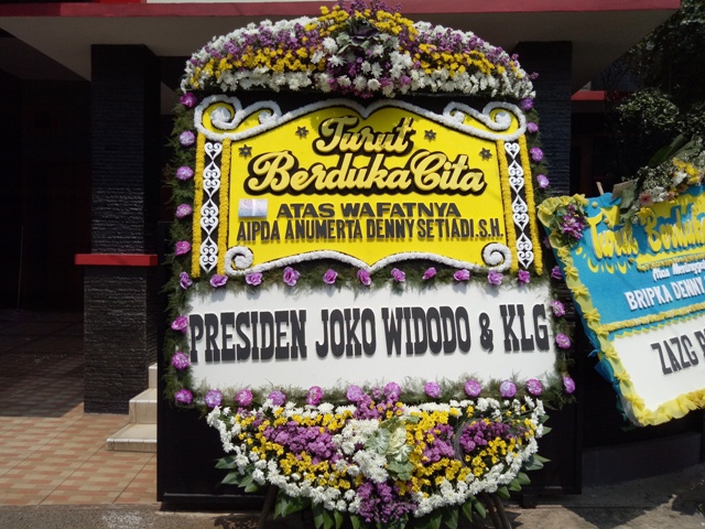 Presiden Kirim Karangan Bunga ke Rumah Duka Aipda Denny