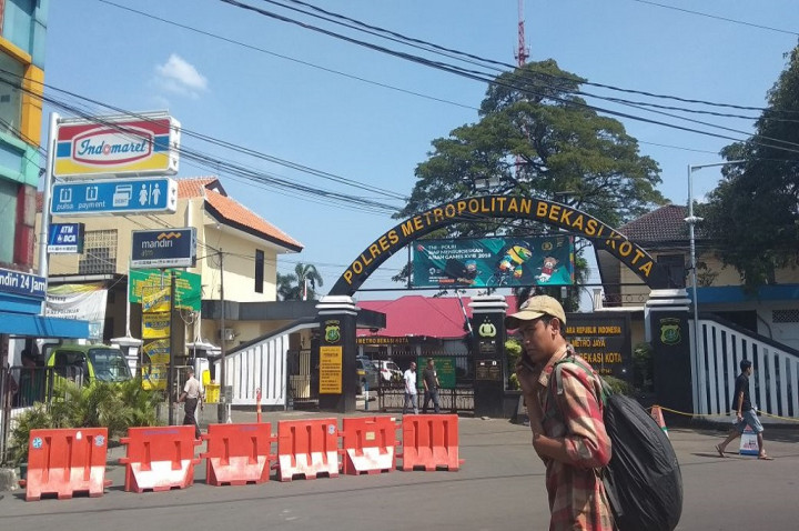 Pengunjung Polres Metro Bekasi Kota akan Diperiksa