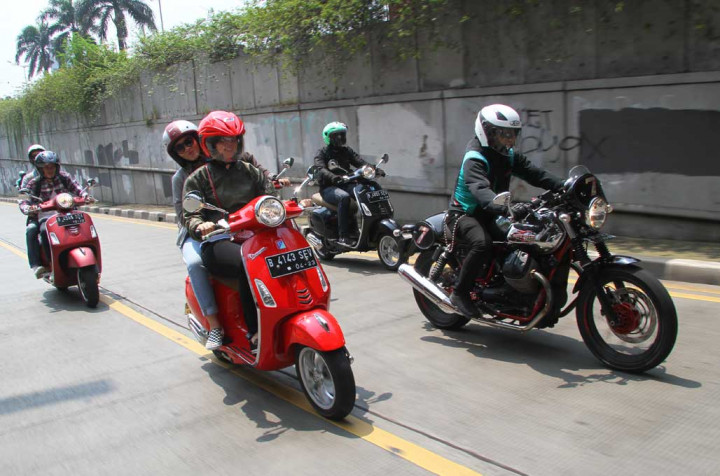 Satmori Seru Bersama Vespa dan Moto Guzzi