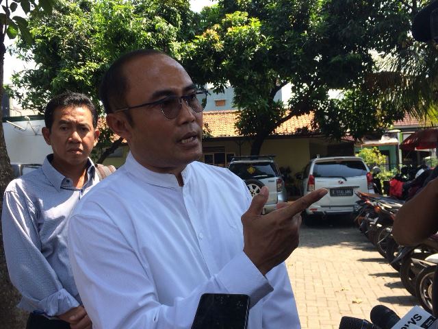 Aipda Denny Dikenal Militan