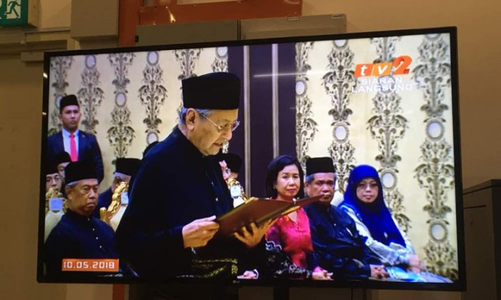 Mahathir Mohammad Resmi Menjabat Perdana Menteri Malaysia
