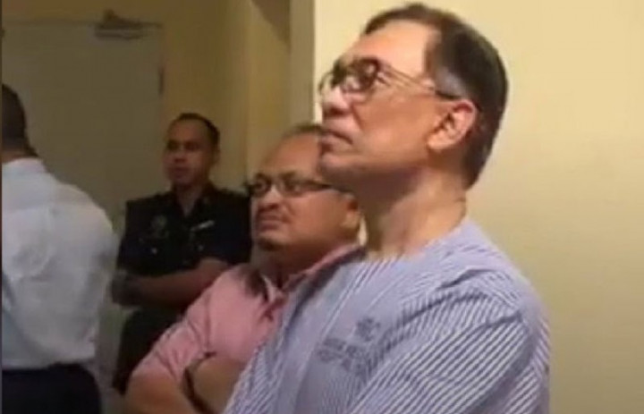 Anwar Ibrahim Saksikan Mahathir Dilantik sebagai PM Malaysia