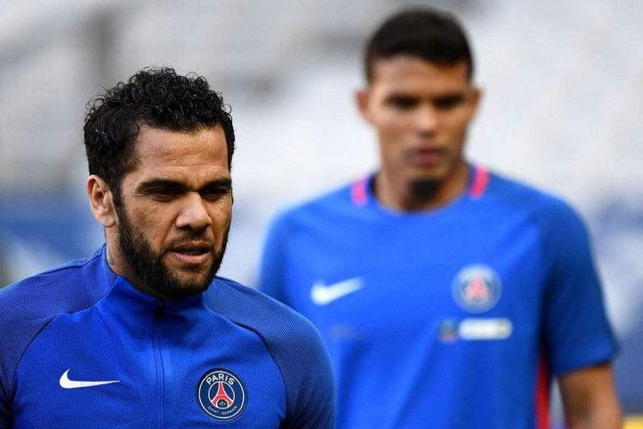 Dani Alves Dipastikan Absen di Piala Dunia 2018