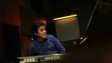 Dwiki Dharmawan Manjakan Penonton TP Jazz dengan Album Barunya