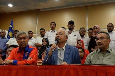 Najib Mundur dari Partai UMNO dan Barisan Nasional