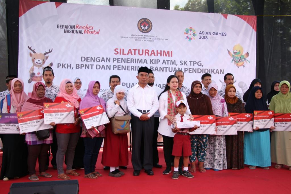 Menteri Koordinator Bidang Pembangunan Manusia dan Kebudayaan (Menko PMK) RI, Puan Maharani saat berkunjung ke Malang, Sabtu 12 Mei 2018. (Medcom.id/Daviq)