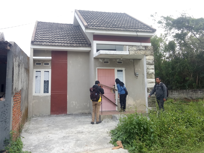 Sebuah rumah di Perumahan Banjararum Asri Blok BB Nomor 9 RT 15/RW 11, Singosari, Kabupaten Malang, Selasa 15 Mei 2018. Medcom.id/Daviq Umar Al Faruq