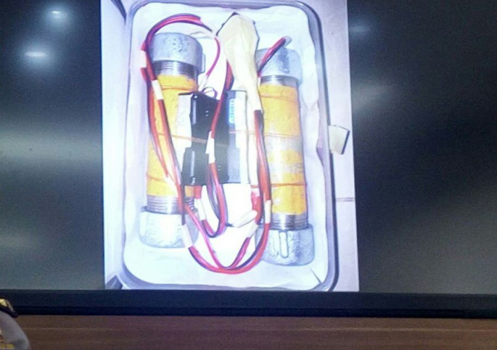 Densus 88 Amankan Bom Pipa Siap Ledak di Jatim