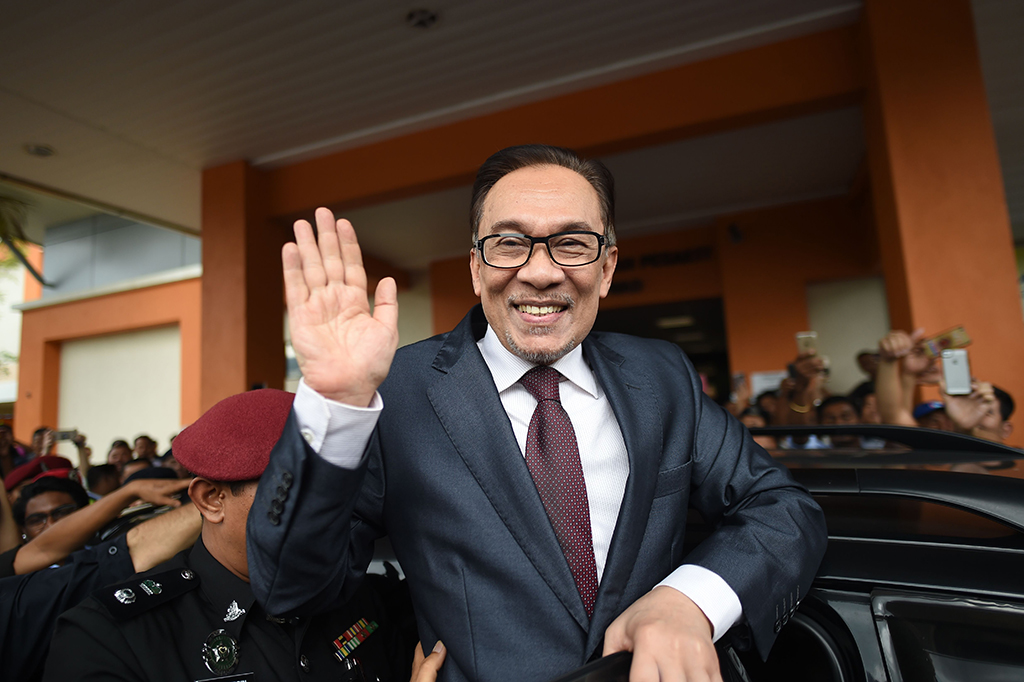 Dapat Pengampunan Raja, Anwar Ibrahim Resmi Bebas