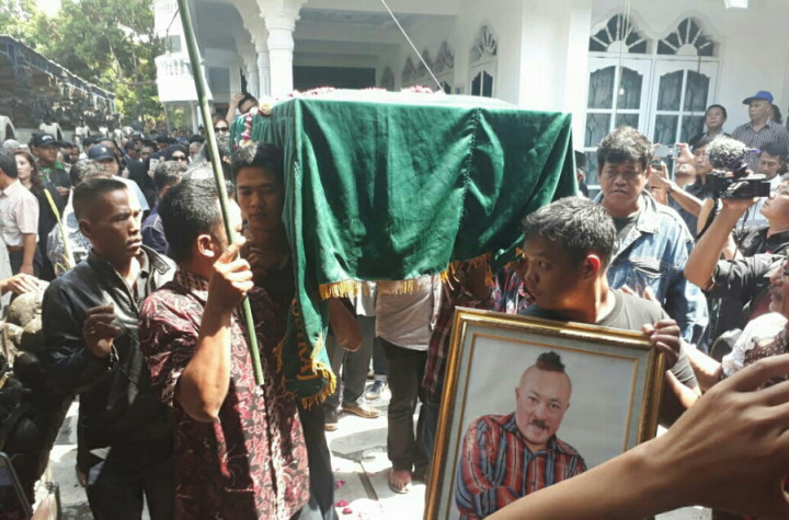 Ikut Hadiri Pemakaman, Tukul dan Kirun Mengenang Sosok Gogon