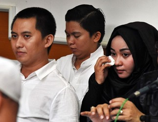 Baca Pembelaan, Anniesa Menyesal