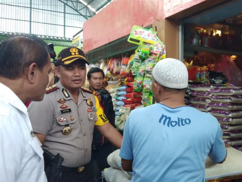 Satuan Tugas (Satgas) Pangan Kota Malang meninjau harga sembako