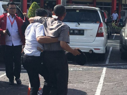 Petugas jadi korban penyerangan di Mapolda Riau, Rabu 16 Mei