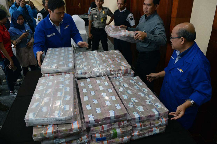 Samadikun Kembalikan Uang Tunai Rp87 Miliar