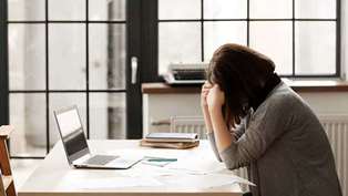 Mengatasi Stres di Tempat Kerja Selama Puasa