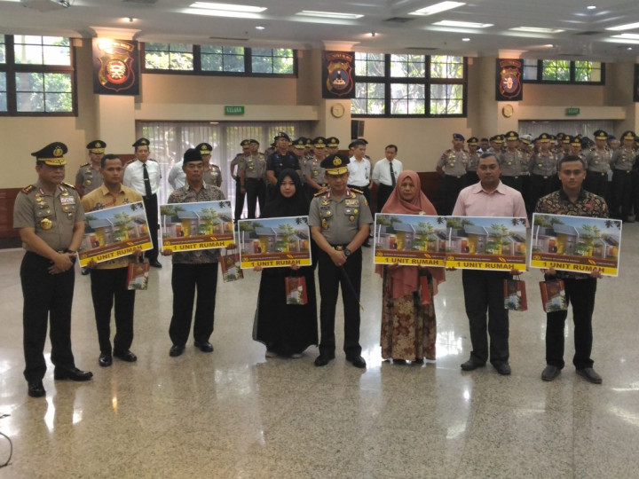 Keluarga Polisi yang Gugur di Mako Brimob Diberi Rumah