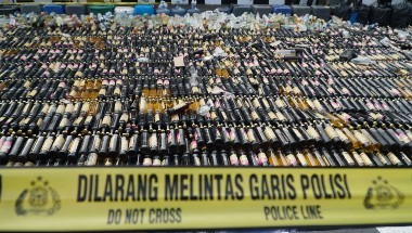 Polres Bogor Musnahkan Ribuan Miras dan Petasan