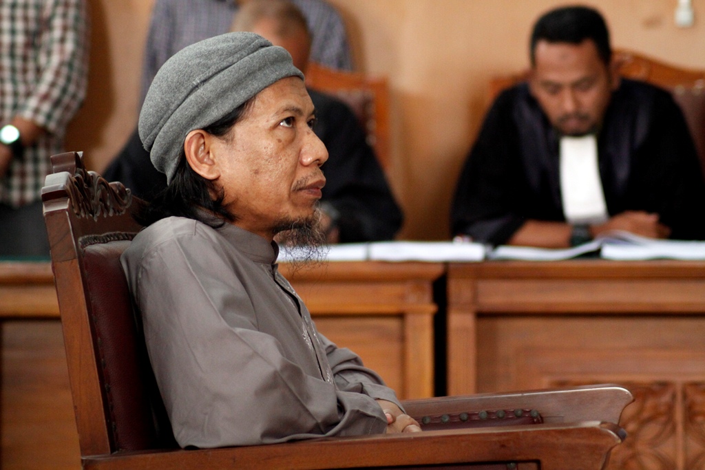 Terdakwa kasus terorisme Aman Abdurrahman menjalani sidang dengan agenda pembacaan tuntutan di PN Jakarta Selatan, Jakarta. Foto: MI/Bary Fathahilah.