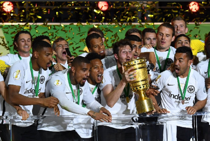 Bantai Muenchen, Eintracht Frankfurt Juara Piala Jerman