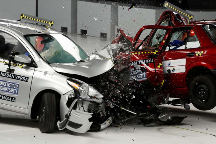 Mobil Modern Berbodi Ringkih? Syarat Keselamatan Penumpang