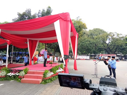 Sandiaga Pimpin Upacara Harkitnas di Monas