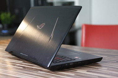 ASUS ROG STRIX GL702ZC, Bongsor Bertenaga Berkat AMD Ryzen 7