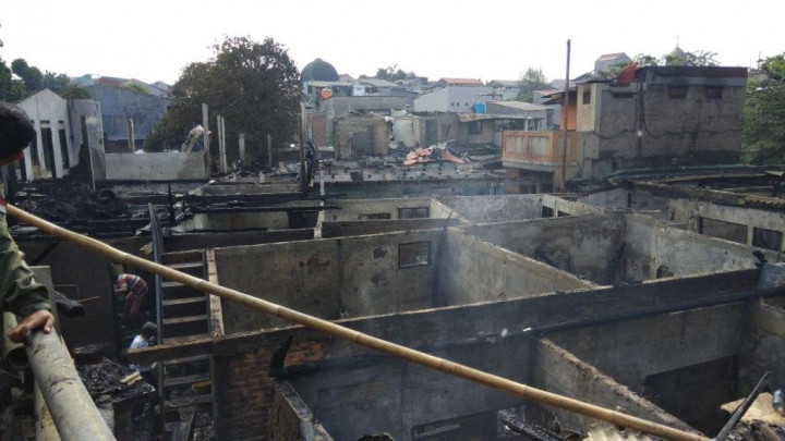 14 Rumah dan 32 Kontrakan di Pondok Bambu Ludes Terbakar