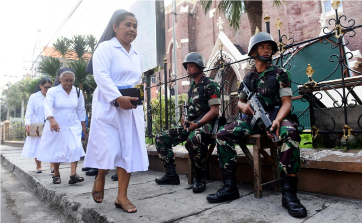 Polisi Serahkan Jenazah Korban Bom Gereja di Surabaya