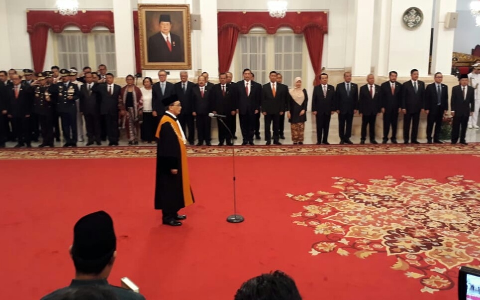 Wakil Ketua MA Bidang Nonyudisial Sunarto dilantik Presiden Jokowi. Foto: Medcom.id/Achmad Zulfikar Fazli.