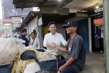 Emil Dardak Pantau Geliat Ekonomi di Gresik