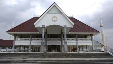 Masjid Raya KH Hasyim Asyari Siapkan 300 Takjil Gratis
