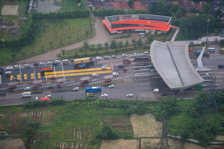 Tol Tangerang-Merak Disesaki 2 Juta Kendaraan saat Mudik